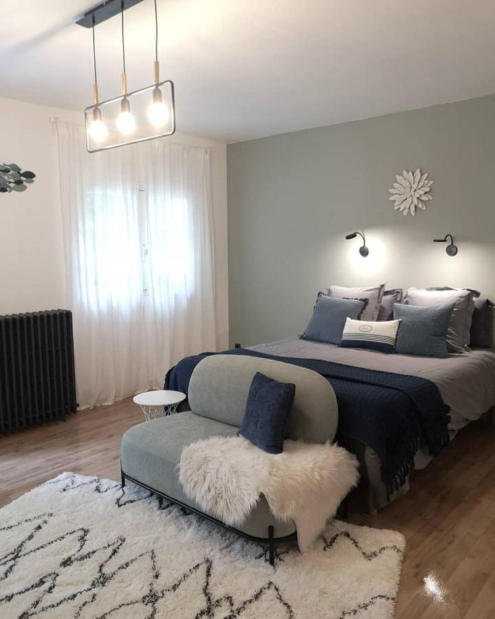 Bed and Breakfast Aux Champés Saussignac Exterior foto