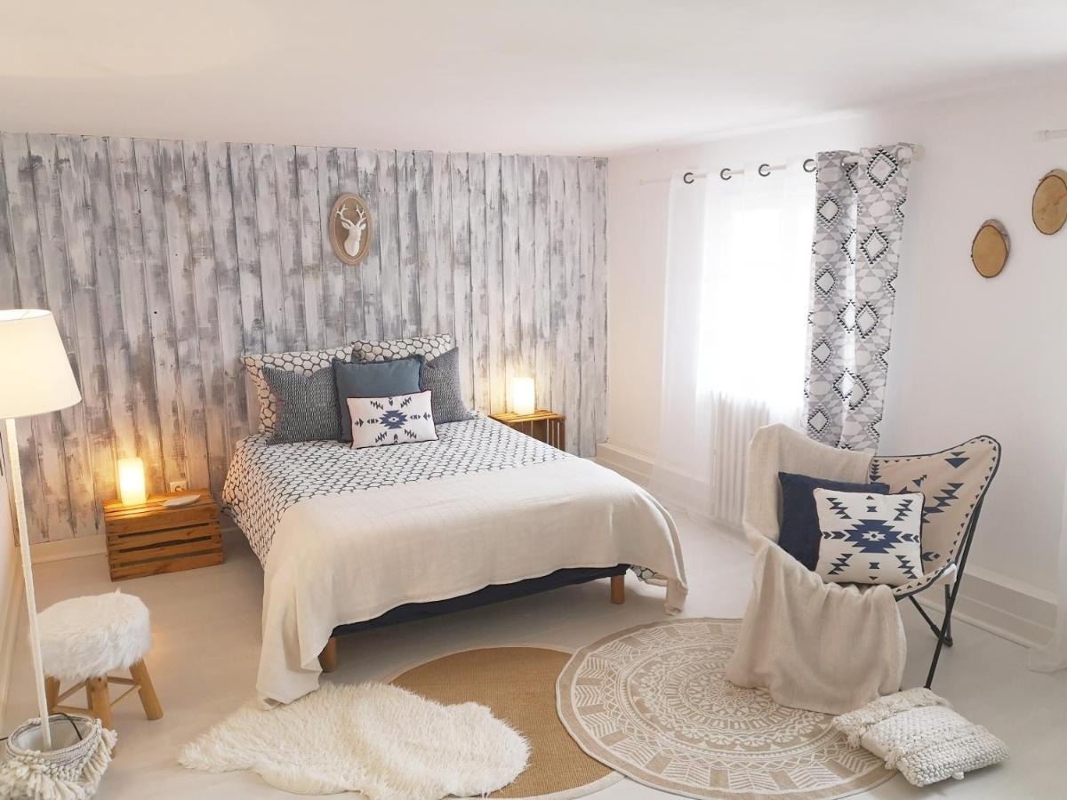 Bed and Breakfast Aux Champés Saussignac Exterior foto
